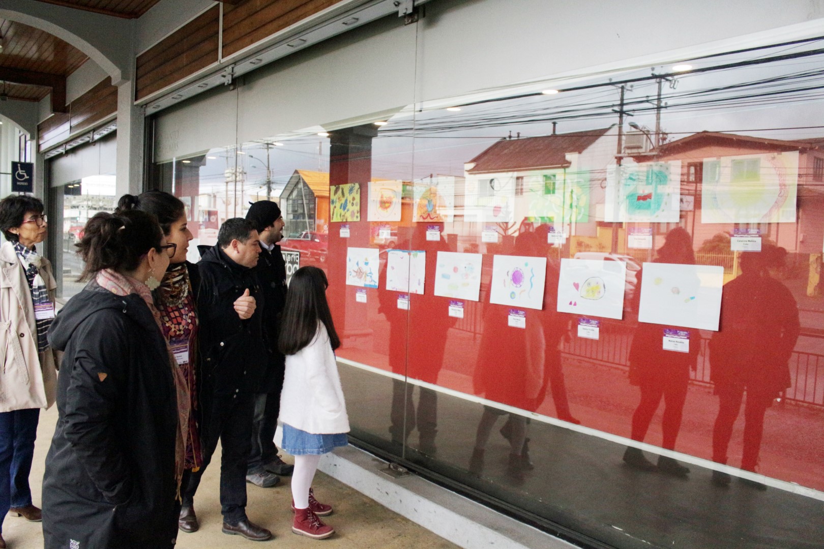 Niños y niñas podrán dibujar el mundo microscópico en concurso científico