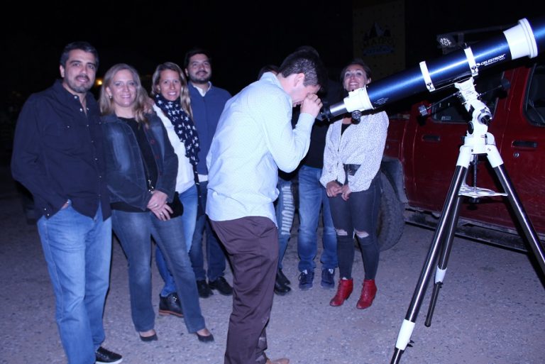 Cientos de asistentes tuvo noche astronómica en San José de Maipo