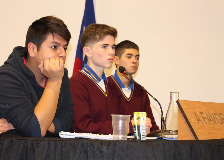 Más de 300 jóvenes participan del VI Torneo Interescolar de Debates en Ciencias y Tecnologías