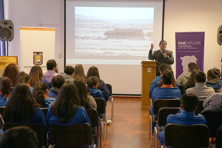 Con dos charlas se inauguró en Alto Hospicio “1000 Científic@s 1000 Aulas” de Explora