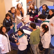 Jóvenes de la región aprenden a elaborar productos sin lactosa en pasantía en la PUCV