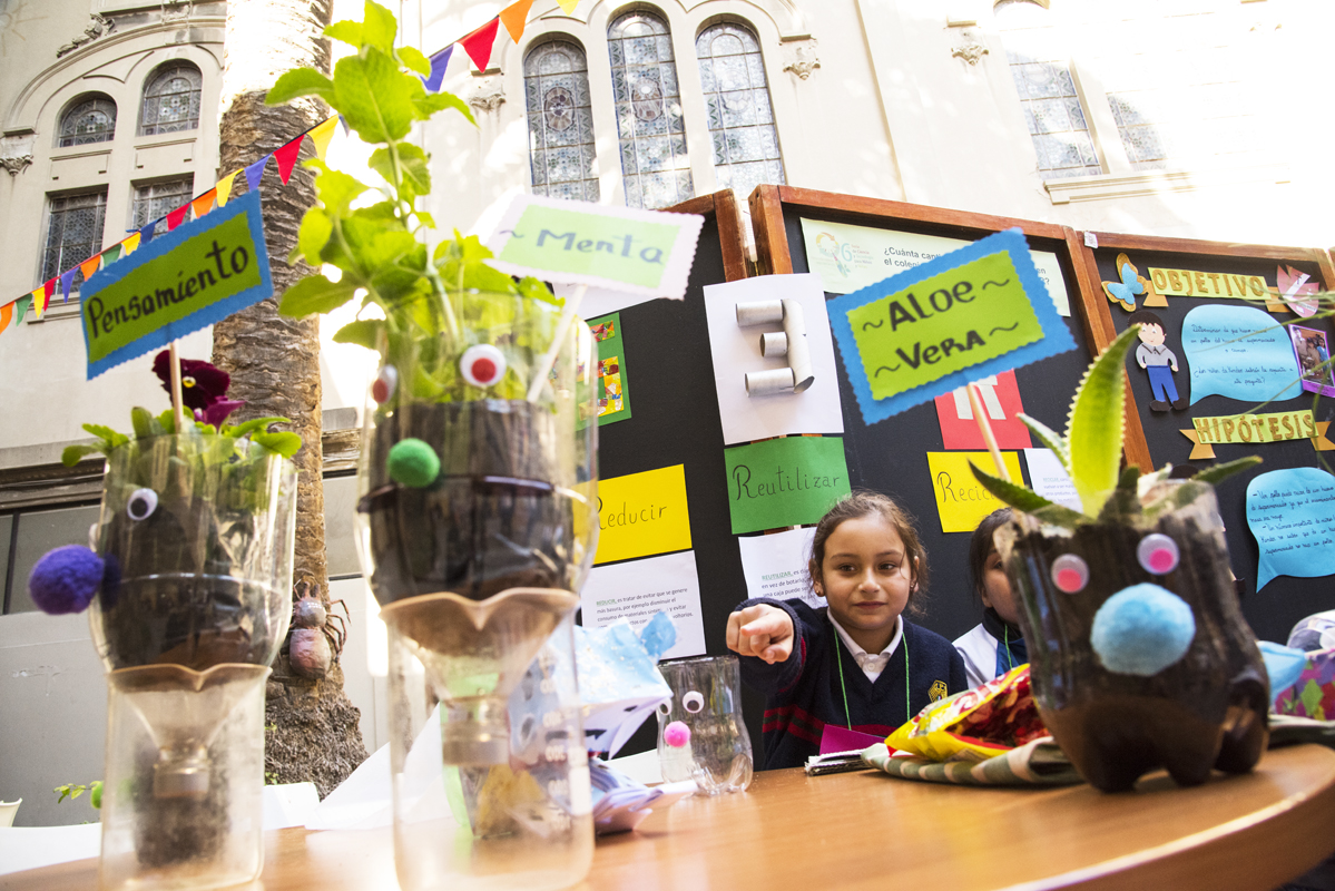 Niños de Chile y el extranjero se lucieron en 6a Feria "Haciendo ciencia voy creciendo"
