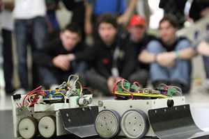 ¡Atención jóvenes amantes de la tecnología! Quedan pocos días para postular a la Pasantía Escolar de Robótica en la PUCV