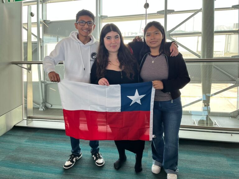 Explora Nobel: Partieron a Suecia los estudiantes que viajarán a la premiación