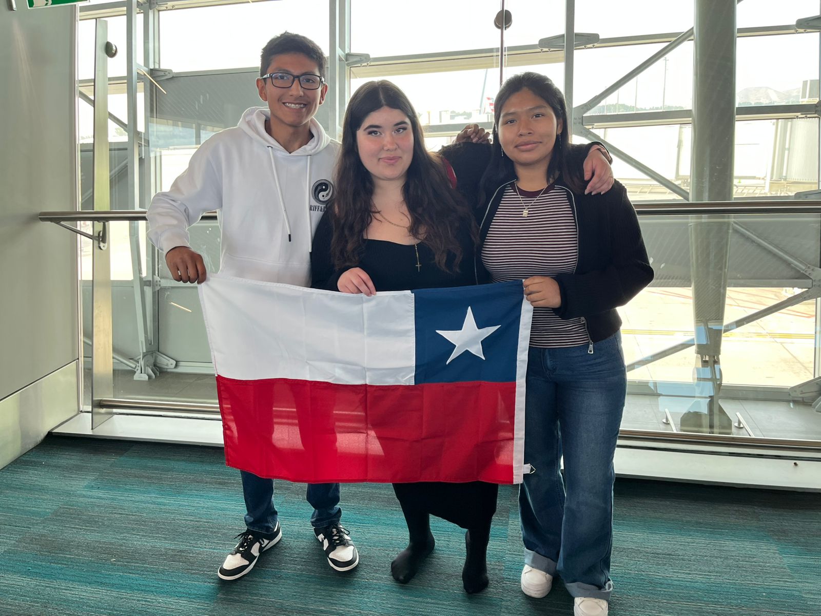 Explora Nobel: Partieron a Suecia los estudiantes que viajarán a la premiación