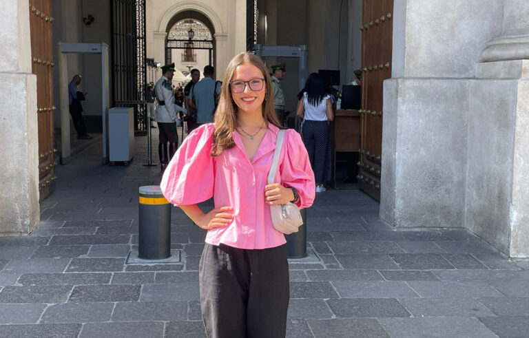Desde Explora Maule hasta La Moneda: la estudiante que obtuvo máximo puntaje en la PAES de matemática